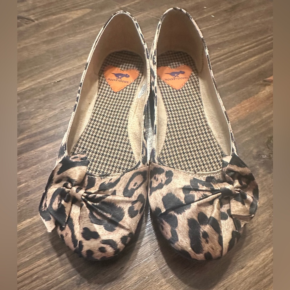 Rocket Dog Leopard Print Ballet Flats With Bow- Size 7.5 - Picture 3 of 11